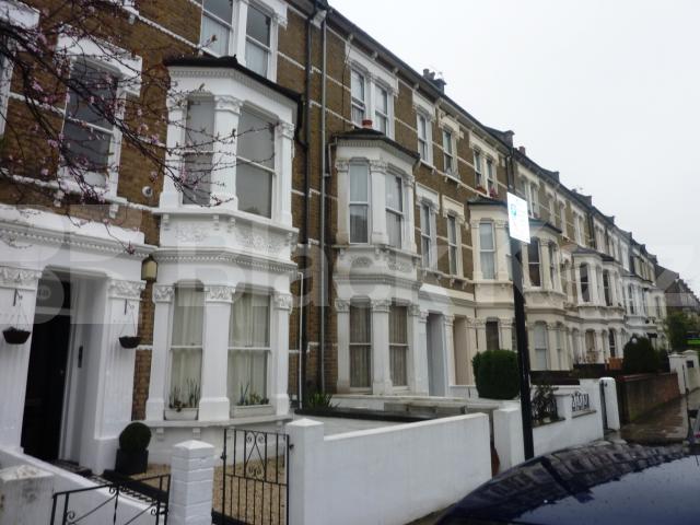 			2 Bedroom, 1 bath, 1 reception Flat			 Saltram Crescent, MAIDA VALE / QUEENS PARK